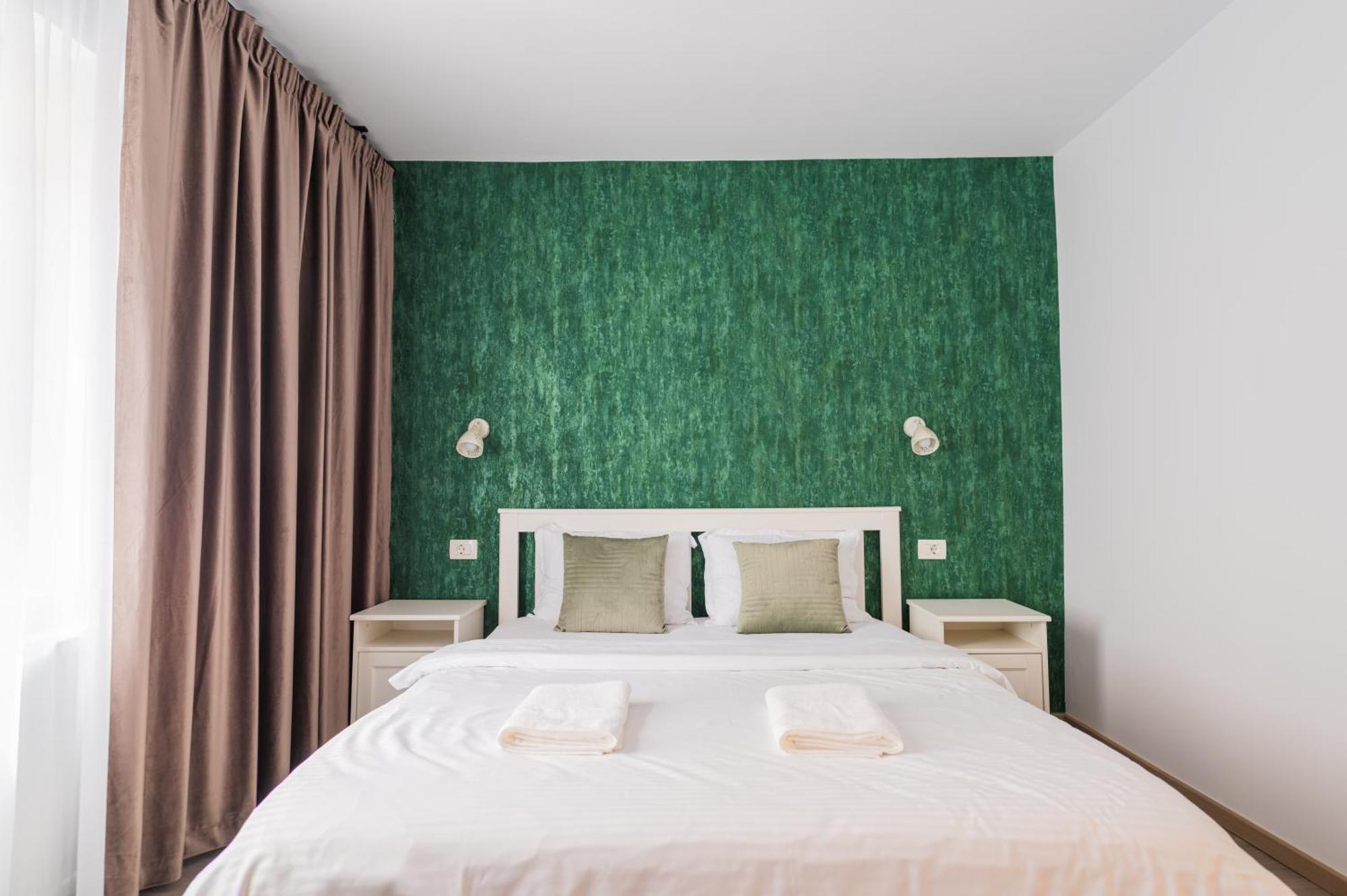Fun House - Comfortable Stay With Garden And Near Parking Brasov Bagian luar foto
