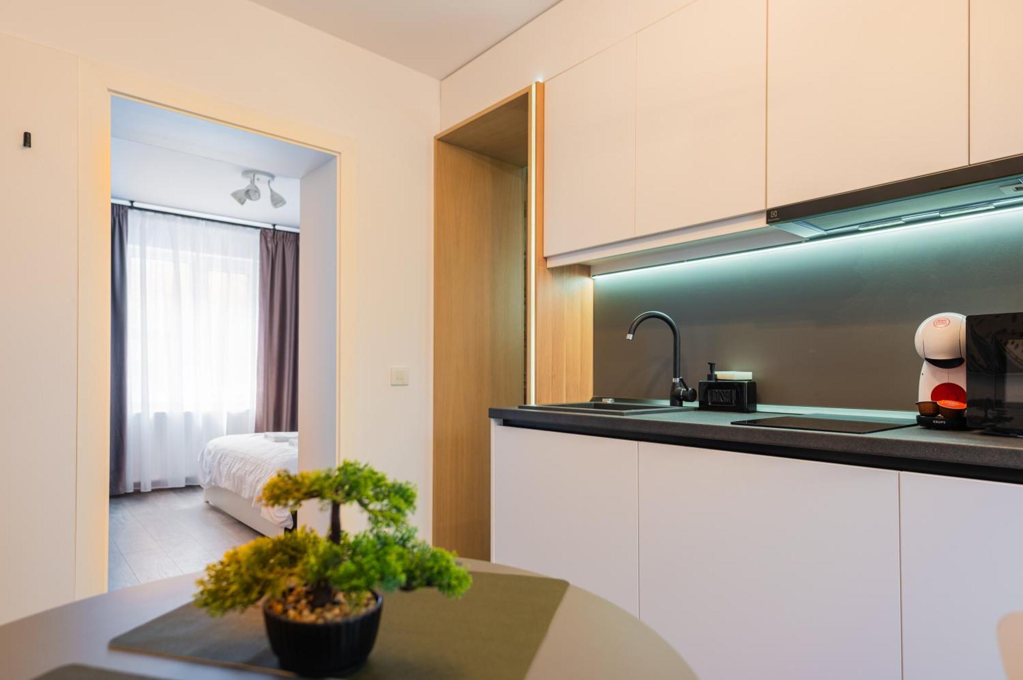 Fun House - Comfortable Stay With Garden And Near Parking Brasov Bagian luar foto