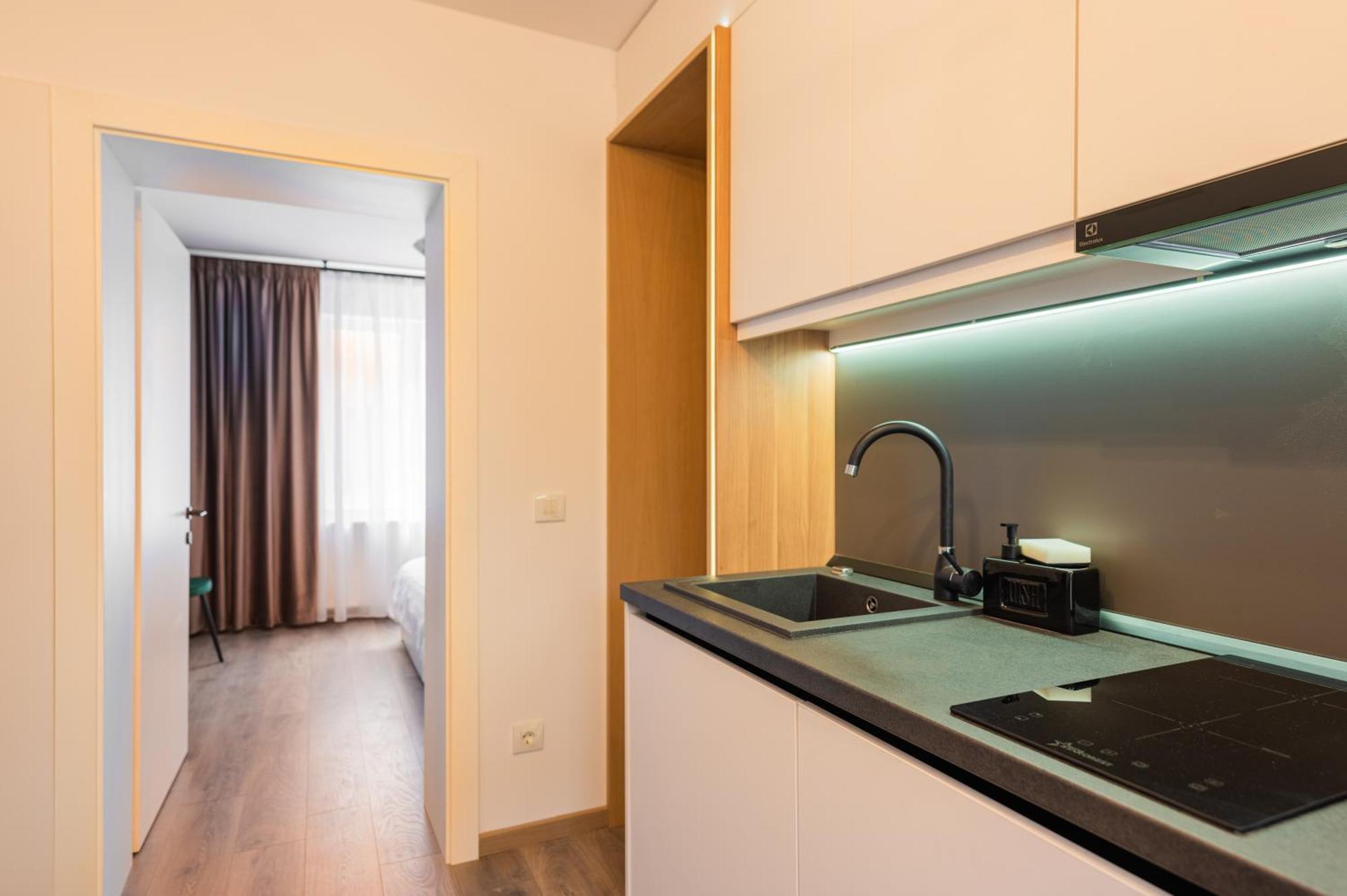 Fun House - Comfortable Stay With Garden And Near Parking Brasov Bagian luar foto